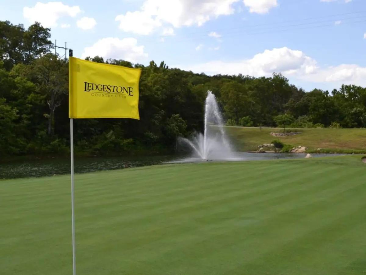 Golf On Site - Walk-In Shower - Jetted Tub - Free Attraction Tickets Included Branson Exterior photo